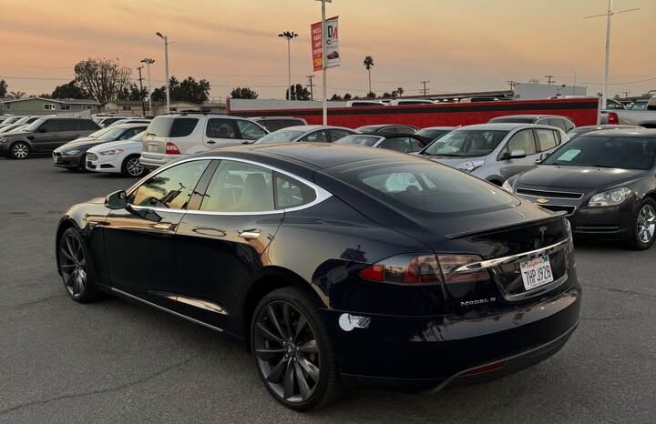 2013 Tesla model s Performance Sedan 4D