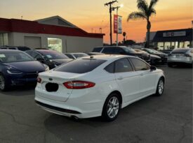 2014 Ford fusion SE Sedan 4D