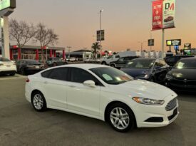 2014 Ford fusion SE Sedan 4D