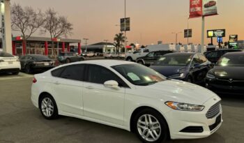 
									2014 Ford fusion SE Sedan 4D full								