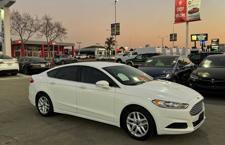 2014 Ford fusion SE Sedan 4D