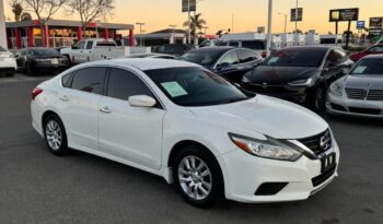 
									2016 Nissan altima 2.5 S Sedan 4D full								