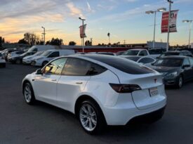 2021 Tesla model y Long Range Sport Utility 4D