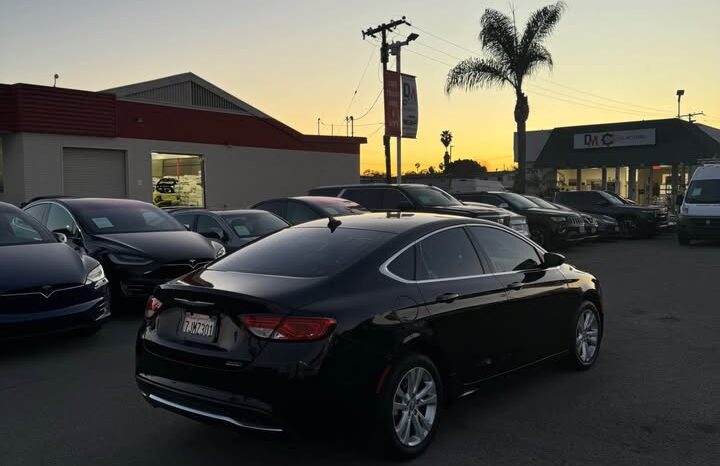 2015 Chrysler 200 Limited Sedan 4D