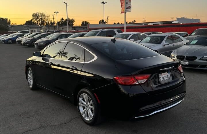 2015 Chrysler 200 Limited Sedan 4D