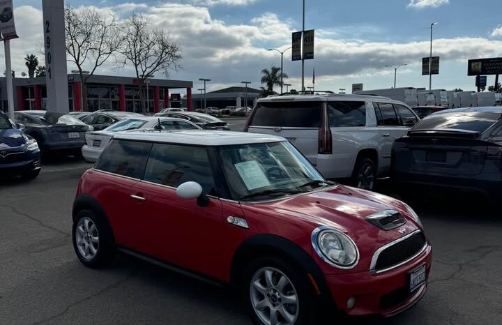 
								2010 MINI Cooper S Hatchback 2D full									