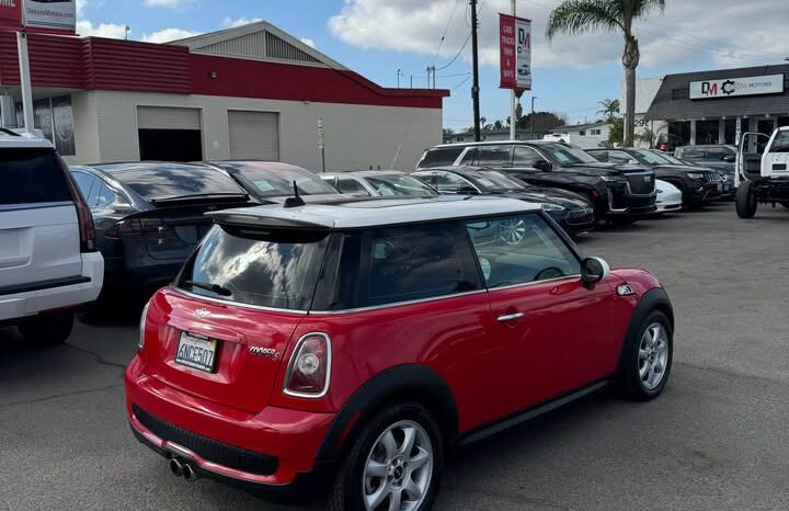 
								2010 MINI Cooper S Hatchback 2D full									