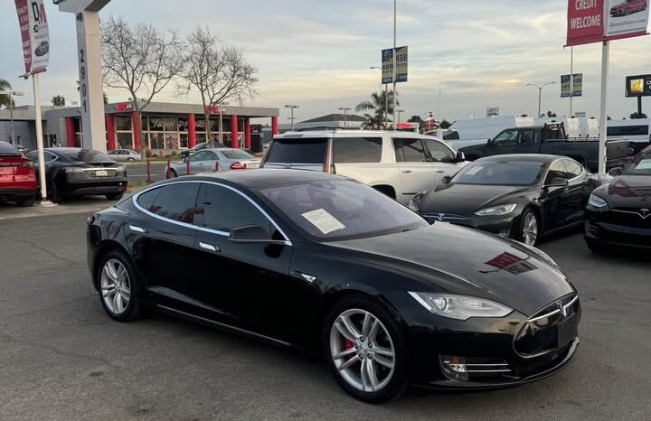 2015 Tesla model s P85D Sedan 4D