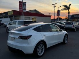 2021 Tesla model y Long Range Sport Utility 4D