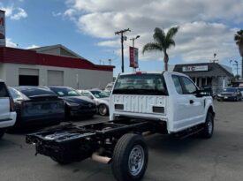 2018 Ford f350 super duty crew cab & chassis XL Cab & Chassis 4D