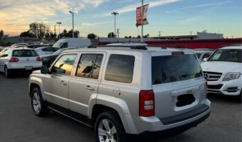 
									2014 Jeep patriot Latitude Sport Utility 4D full								