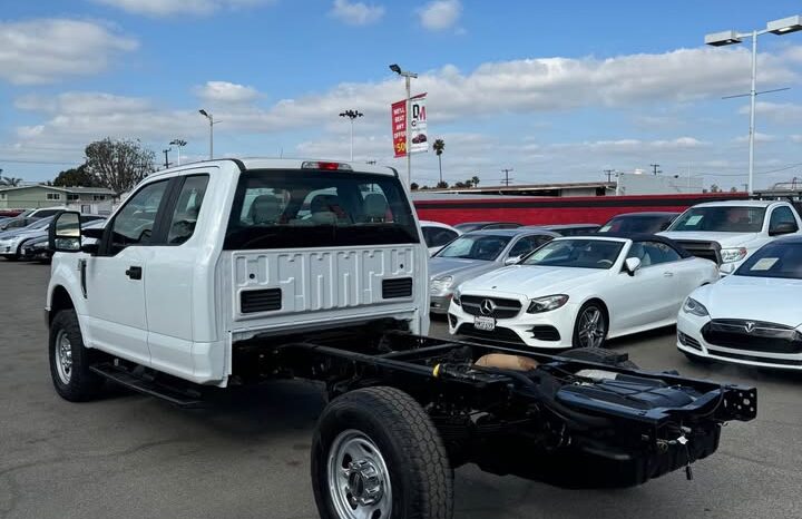 2018 Ford f350 super duty crew cab & chassis XL Cab & Chassis 4D