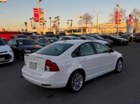 2010 Volvo s40 2.4i Sedan 4D