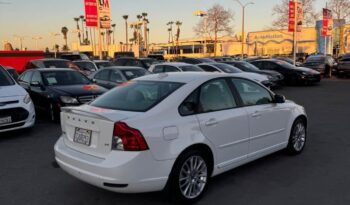 
									2010 Volvo s40 2.4i Sedan 4D full								