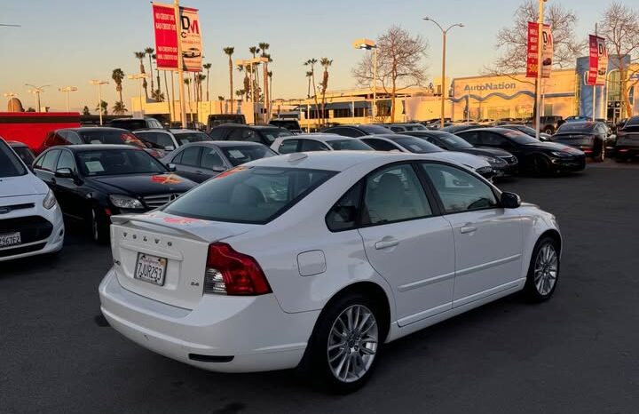 2010 Volvo s40 2.4i Sedan 4D