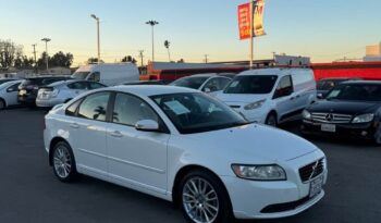 
									2010 Volvo s40 2.4i Sedan 4D full								