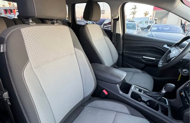 
								2017 Ford escape SE Sport Utility 4D full									