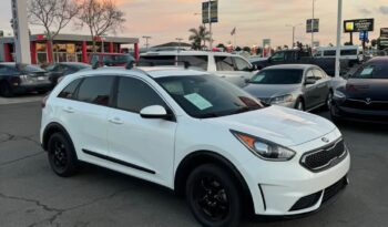 
									2019 Kia niro LX Wagon 4D full								