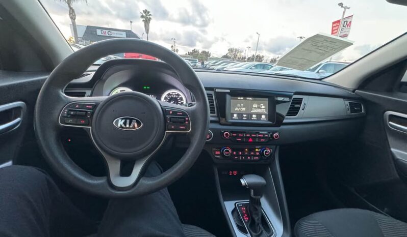 
								2019 Kia niro LX Wagon 4D full									