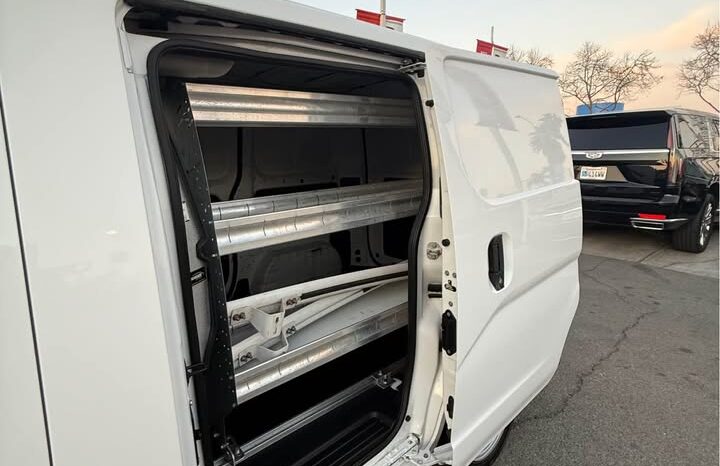 
								2019 Nissan nv200 S Van 4D full									