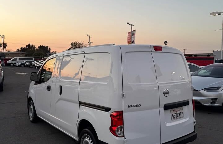 2019 Nissan nv200 S Van 4D