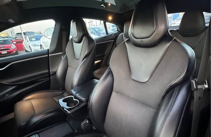 
								2018 Tesla model s 75D Sedan 4D full									