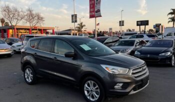 
									2017 Ford escape SE Sport Utility 4D full								