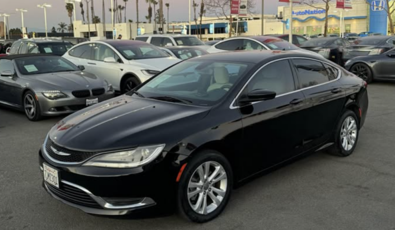 2015 Chrysler 200 Limited Sedan 4D