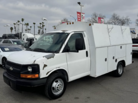 2010 Chevrolet express commercial cutaway Van Cab-Chassis 2D