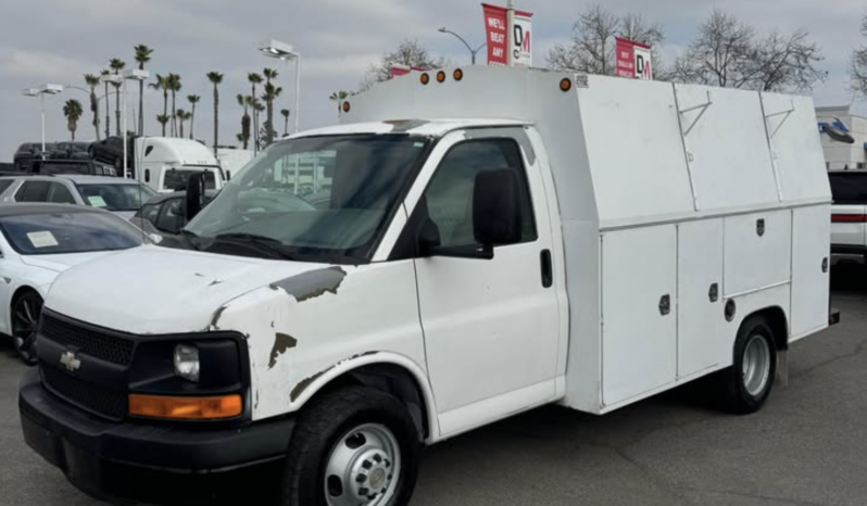 2010 Chevrolet express commercial cutaway Van Cab-Chassis 2D