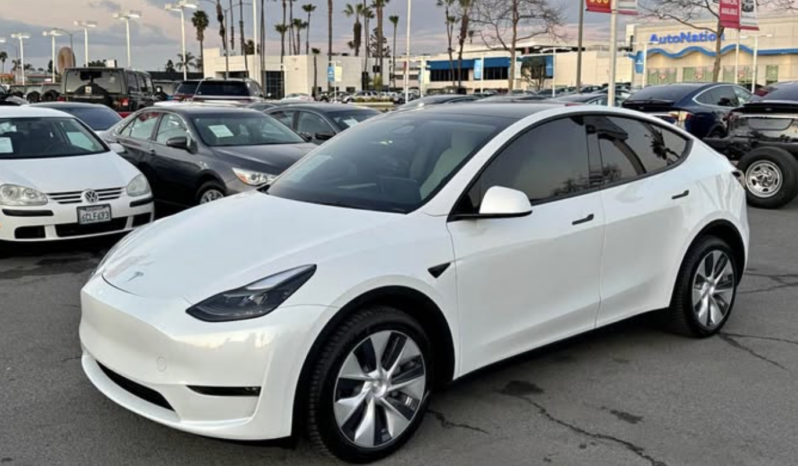 2023 Tesla model y Long Range Sport Utility 4D