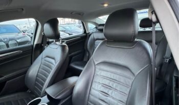 
									2013 Ford fusion SE Sedan 4D full								