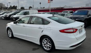 
									2013 Ford fusion SE Sedan 4D full								