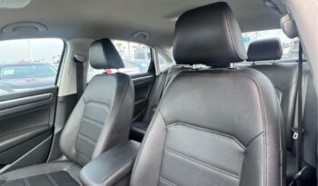 
									2018 Volkswagen passat 2.0T R-Line Sedan 4D full								