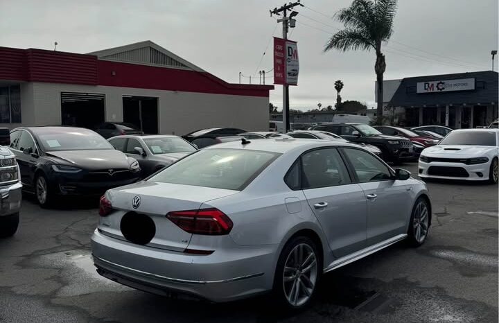 2018 Volkswagen passat 2.0T R-Line Sedan 4D