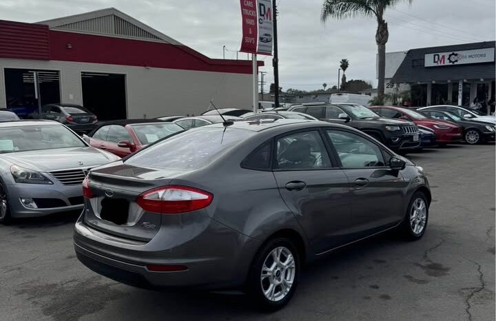 2014 Ford fiesta SE Sedan 4D