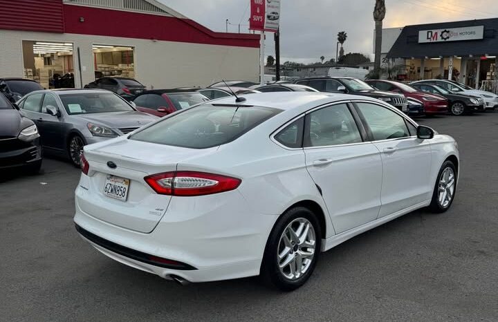 2013 Ford fusion SE Sedan 4D