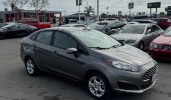 
									2014 Ford fiesta SE Sedan 4D full								