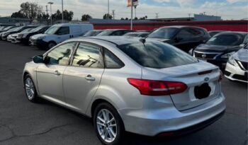 
									2015 Ford focus SE Sedan 4D full								