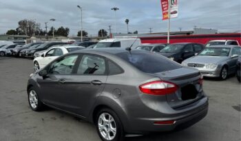 
									2014 Ford fiesta SE Sedan 4D full								