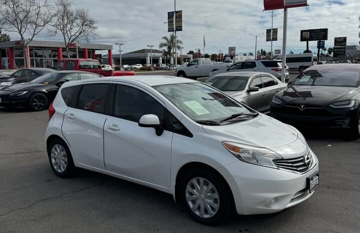 2014 Nissan versa Note S Hatchback 4D