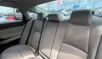 
									2018 Honda accord LX Sedan 4D full								