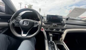 
									2018 Honda accord LX Sedan 4D full								