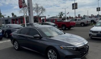 
									2018 Honda accord LX Sedan 4D full								