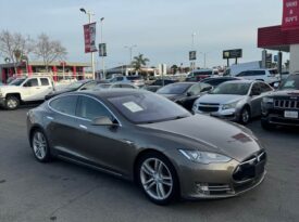 2015 Tesla model s 70D Sedan 4D