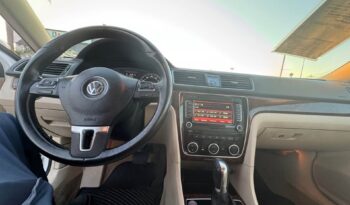 
									2012 Volkswagen passat V6 SEL Premium Sedan 4D full								