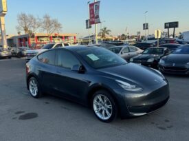 2020 Tesla model y Long Range Sport Utility 4D