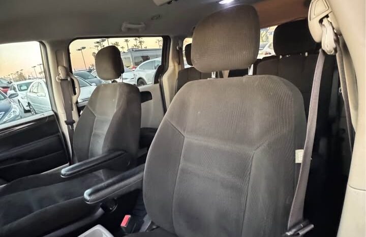 
								2015 Dodge grand caravan passenger SE Minivan 4D full									