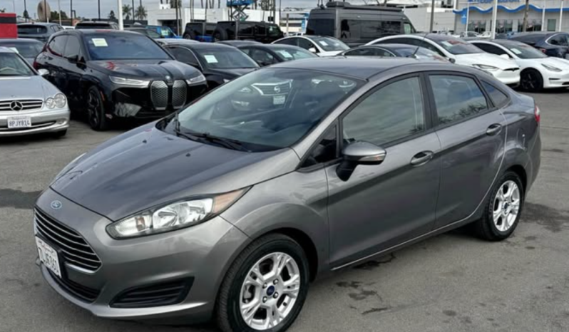 2014 Ford fiesta SE Sedan 4D