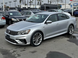 2018 Volkswagen passat 2.0T R-Line Sedan 4D